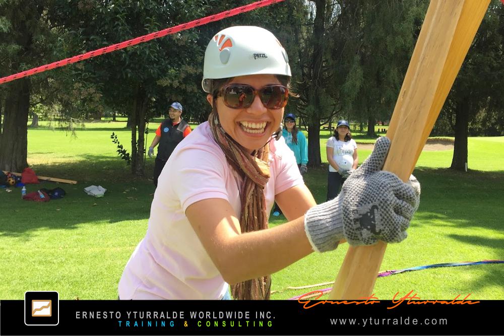 Aprendizajes significativos mediante Team Building y cuerdas bajas